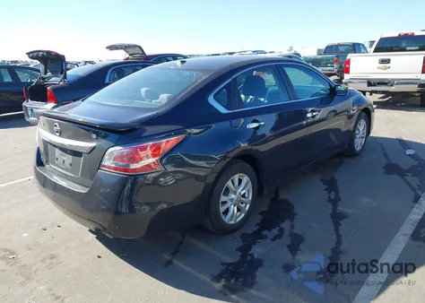2015 Nissan Altima 2.5 S z USA, uszkodzony, nr VIN 1N4AL3AP9FN395287